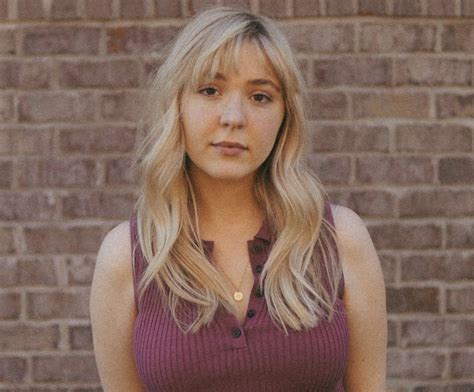 DEBUT Japanese singer COZI has unveiled  .